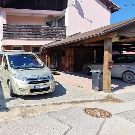Big House With Beautiful View, Gym,bbq Garden And Own Parking Žilina